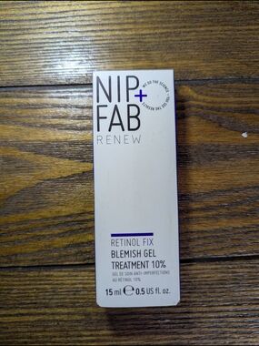 NIP+FAB Renew Retinol Fix Blemish Gel Treatment 10%